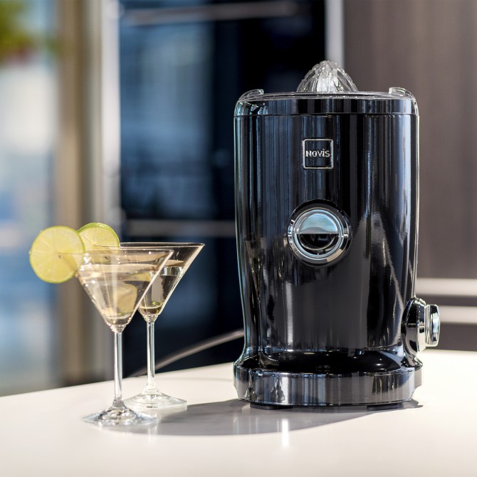 NOVIS Vita Juicer SX-3 VDE sulu spiede, melna