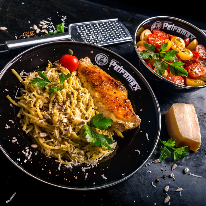 PETROMAX Emaljēti tērauda šķīvji, melni 2 gab, 18cm