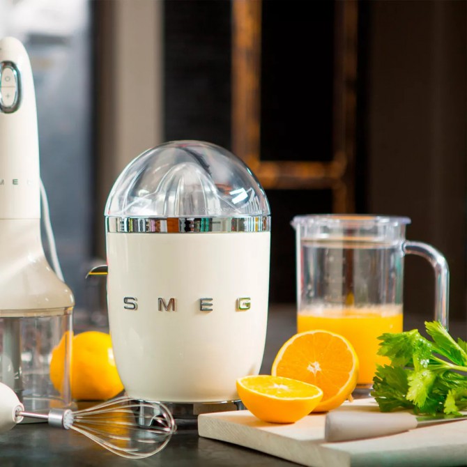 SMEG citrusaugļu sulu spiede, CJF11CREU, Krēmkrāsas